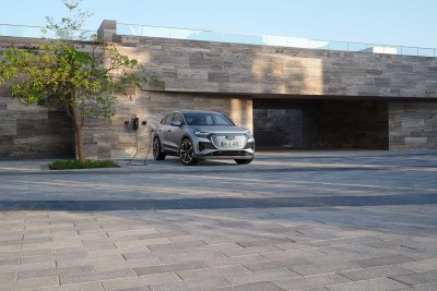 Audi Q4 e-tron Front-/Seitenansicht