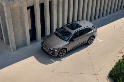 Audi Q8 e-tron Front-/Seitenansicht von oben