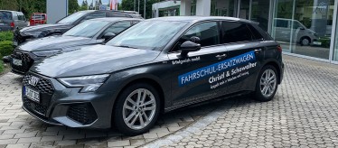 Ersatzwagen Fahrschule Seitenansicht Audi